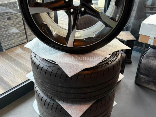 Ferrari SF90 Räder / Reifen Sommerradsatz